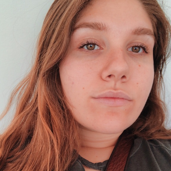 Meet your Posher, Catie - Picture 1 of 1